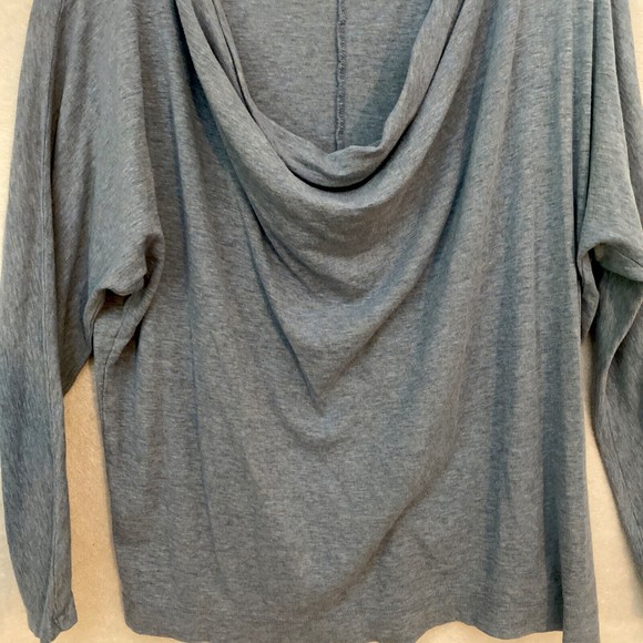 St. Tropez West Womans Shirt Top Size Medium Soft Blue Long Sleeve Modal Cotton - Picture 6 of 7